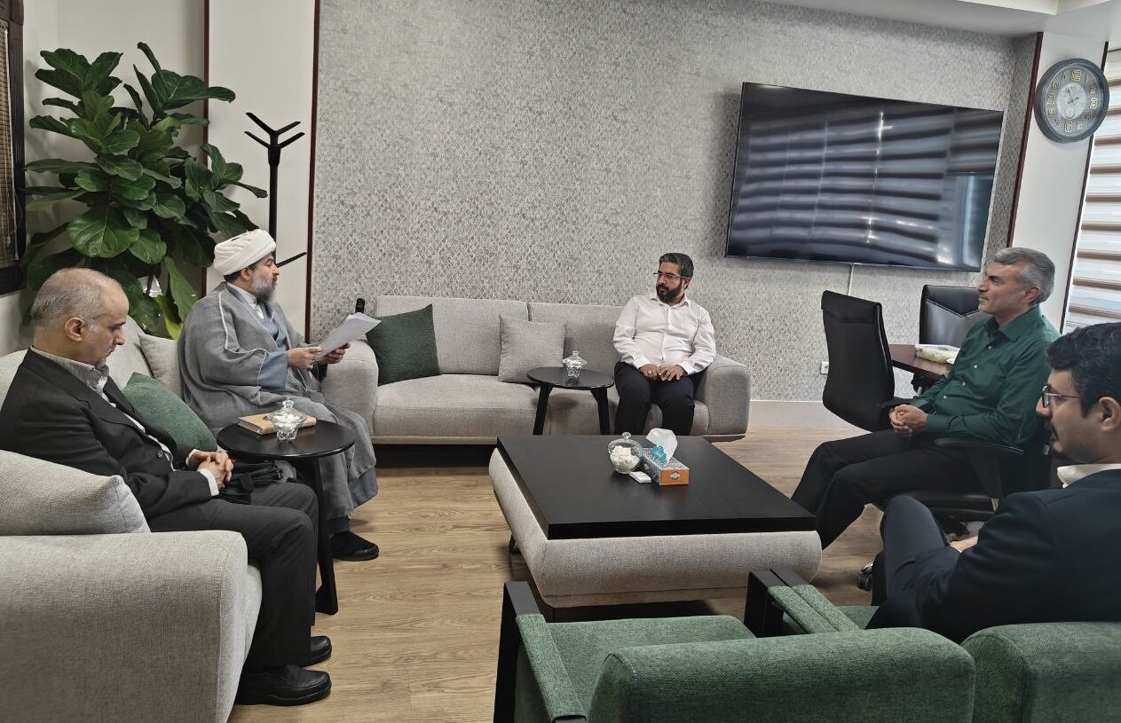 از کارهای شعاری فاصله بگیریم و به سمت اثرگذاری پایدار فرهنگی برویم