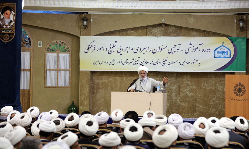 هیچ دولت یا نهادی نمی‌تواند حجاب را از حیات فرهنگی جامعه حذف کند