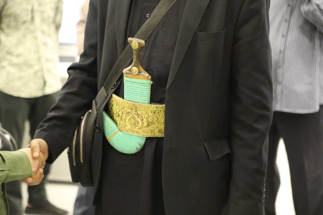 حوار مع ناشط يمني: من الهوية اليمنية وخصائص السيد الحوثي إلى «العلم اليمني» / الجيل القادم في اليمن سيكون جيلًا قويًا