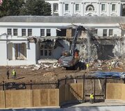 Bahagi ng East Wing ng White House ay sinimulang gibain upang bigyang-daan ang $250 milyong ballroom project ni Pangulong Donald Trump + Video