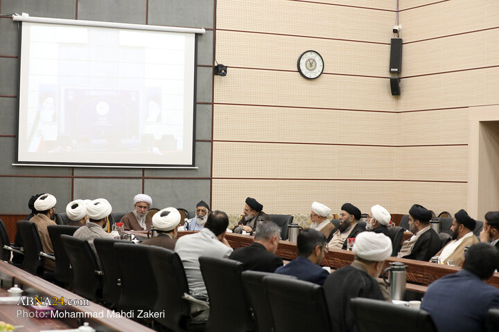 دیدار مهمانان کنگره بزرگداشت میرزای نائینی با دبیرکل مجمع جهانی اهل بیت(ع)