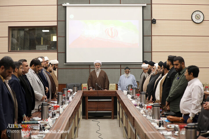 دیدار مهمانان کنگره بزرگداشت میرزای نائینی با دبیرکل مجمع جهانی اهل بیت(ع)