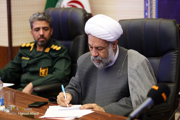 دیدار خانواده شهدای جنگ ۱۲ روزه با مسئولان حقوقی قم و دبیرکل مجمع جهانی اهل بیت(ع)