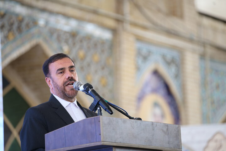 مسجد علاوه بر عبادت محور فعالیت های اجتماعی قرار گیرد