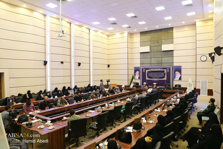 Raporta wêneyan: Civîna malbatên şehîdan şerê 12 rojî bi rêveberên mafên mirovî yên Qom û sekretarya giştî ya Civaka Cîhanî ya Ehl-ul Beytê (s.x)
