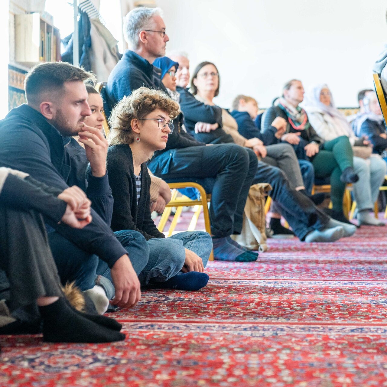Austrians visit Vienna Islamic Center on Mosque Open Day (+Photos)