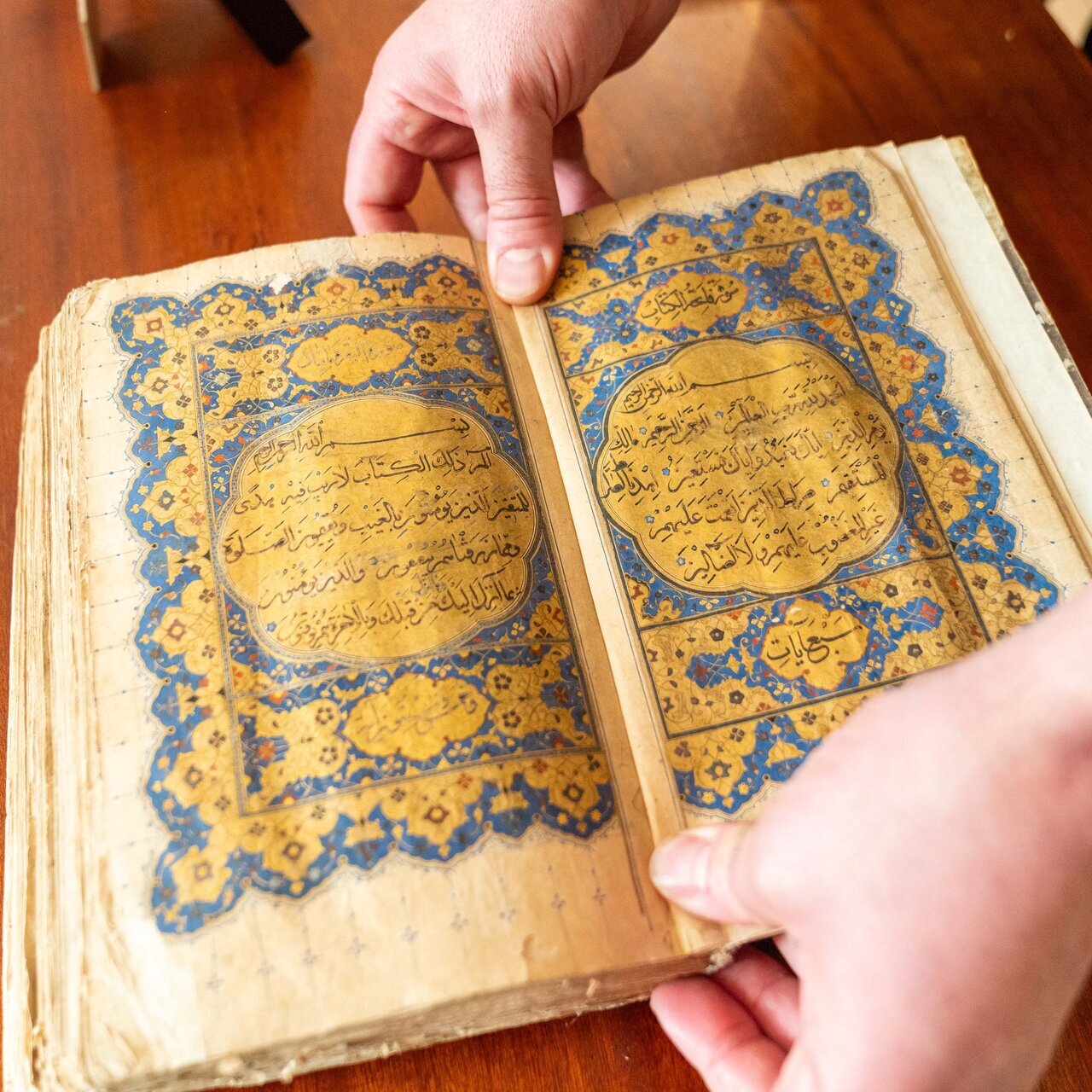 Austrians visit Vienna Islamic Center on Mosque Open Day (+Photos)