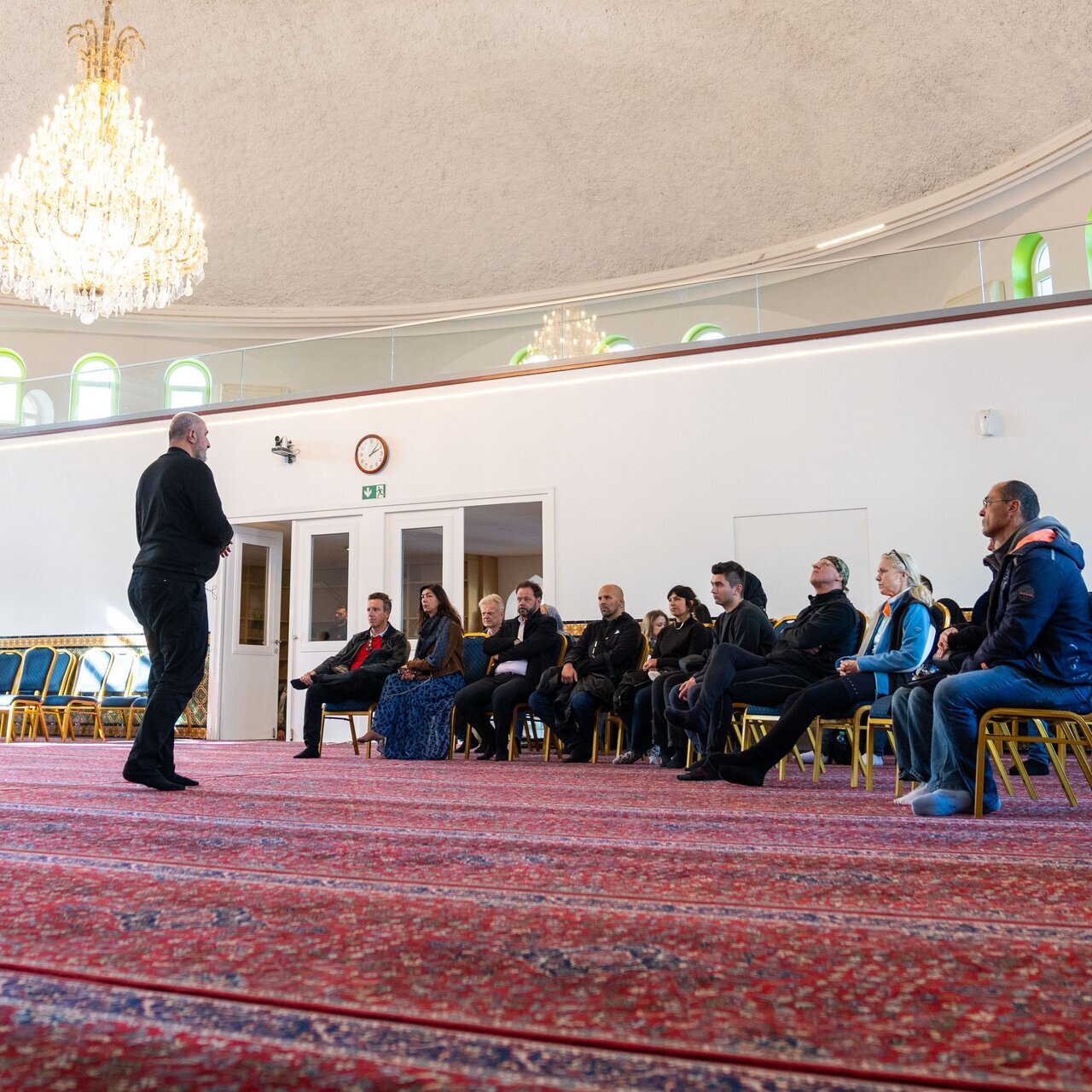 Austrians visit Vienna Islamic Center on Mosque Open Day (+Photos)