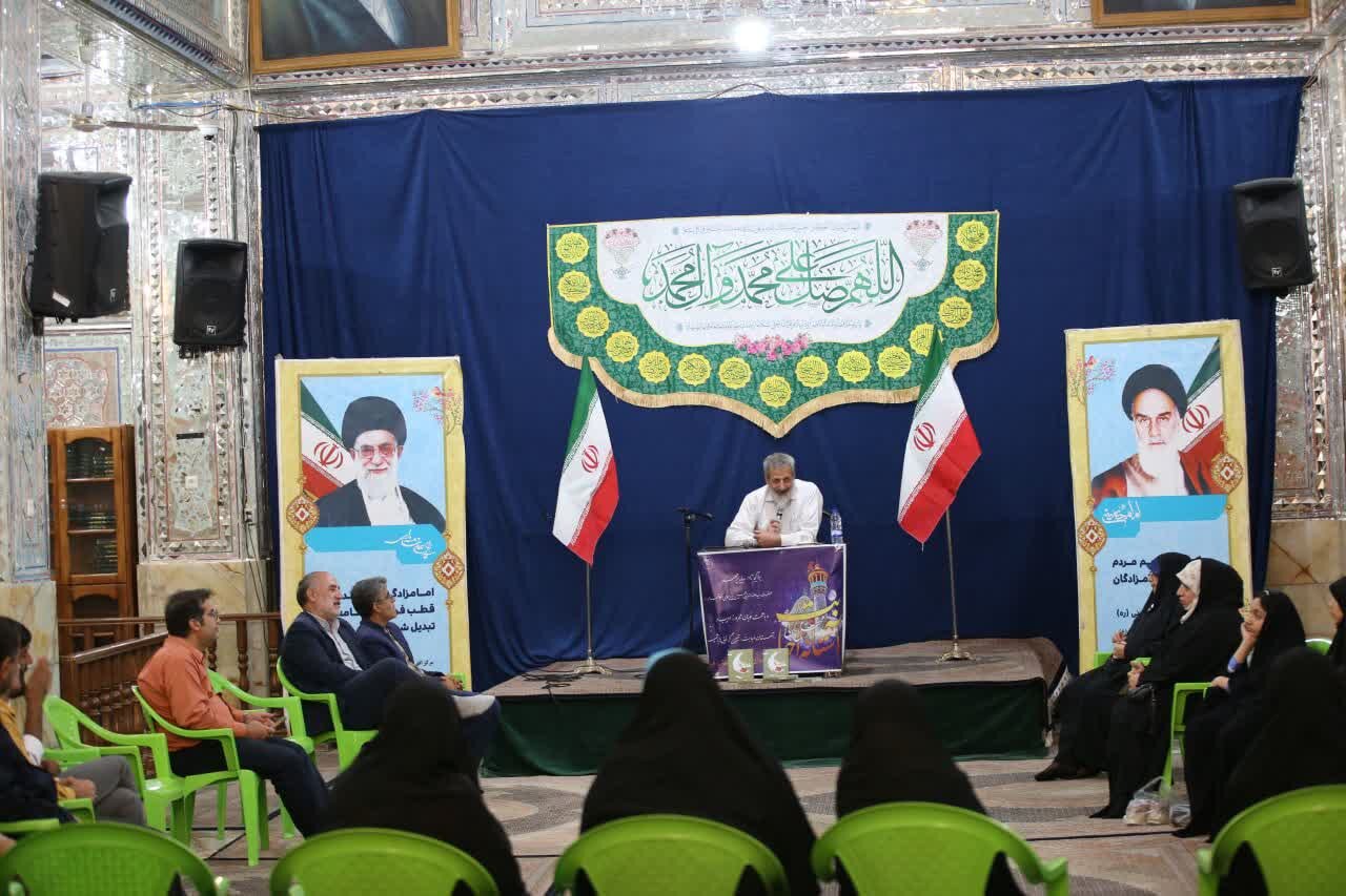 «آستانه اجابت» میزبان تجلیل از نویسنده «خانوم ماه»