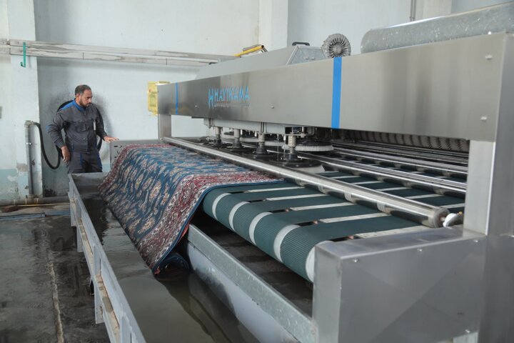 تقرير مصور/ نشاطات خدمية لشعبة معمل غسل السجاد التابع للعتبة الحسينية في كربلاء المقدسة