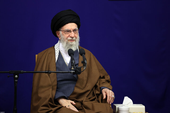 دیدار دست‌اندرکاران کنگره بین‌المللی میرزای نائینی با رهبر انقلاب