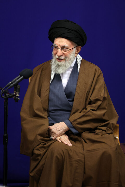 دیدار دست‌اندرکاران کنگره بین‌المللی میرزای نائینی با رهبر انقلاب
