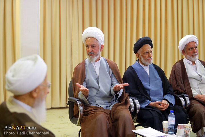 دیدار اعضای ستاد بزرگداشت روحانیون رزمنده مازندران با آیت‌الله‌العظمی جوادی آملی