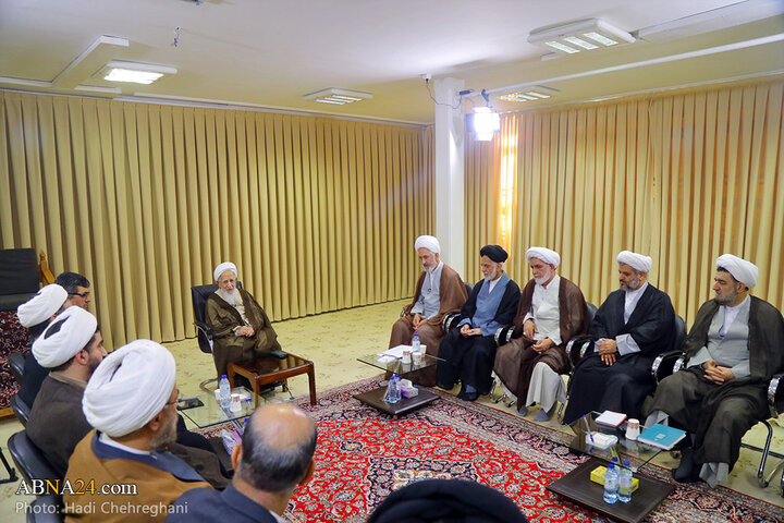 دیدار اعضای ستاد بزرگداشت روحانیون رزمنده مازندران با آیت‌الله‌العظمی جوادی آملی