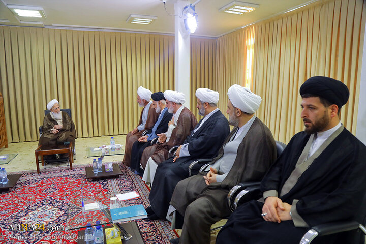 دیدار اعضای ستاد بزرگداشت روحانیون رزمنده مازندران با آیت‌الله‌العظمی جوادی آملی