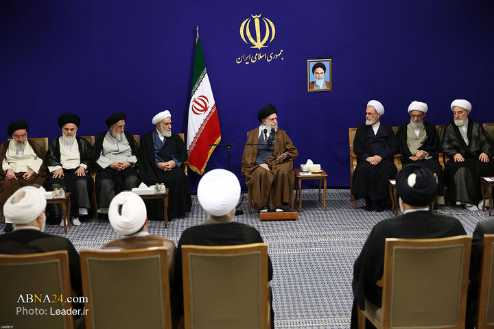 دیدار دست‌اندرکاران کنگره بین‌المللی میرزای نائینی با رهبر انقلاب