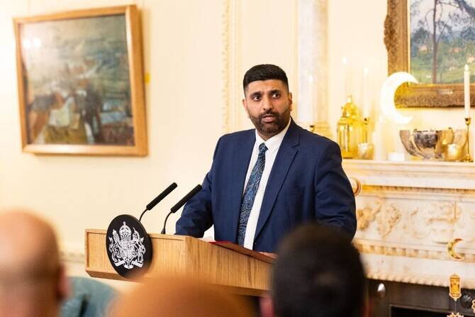 سیاستمدار بریتانیایی خواستار تصویب تعریف جدید اسلام‌هراسی شد