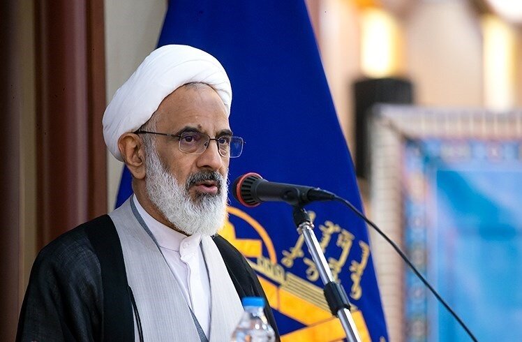 دشمن با اسلام سیاسی مخالف است