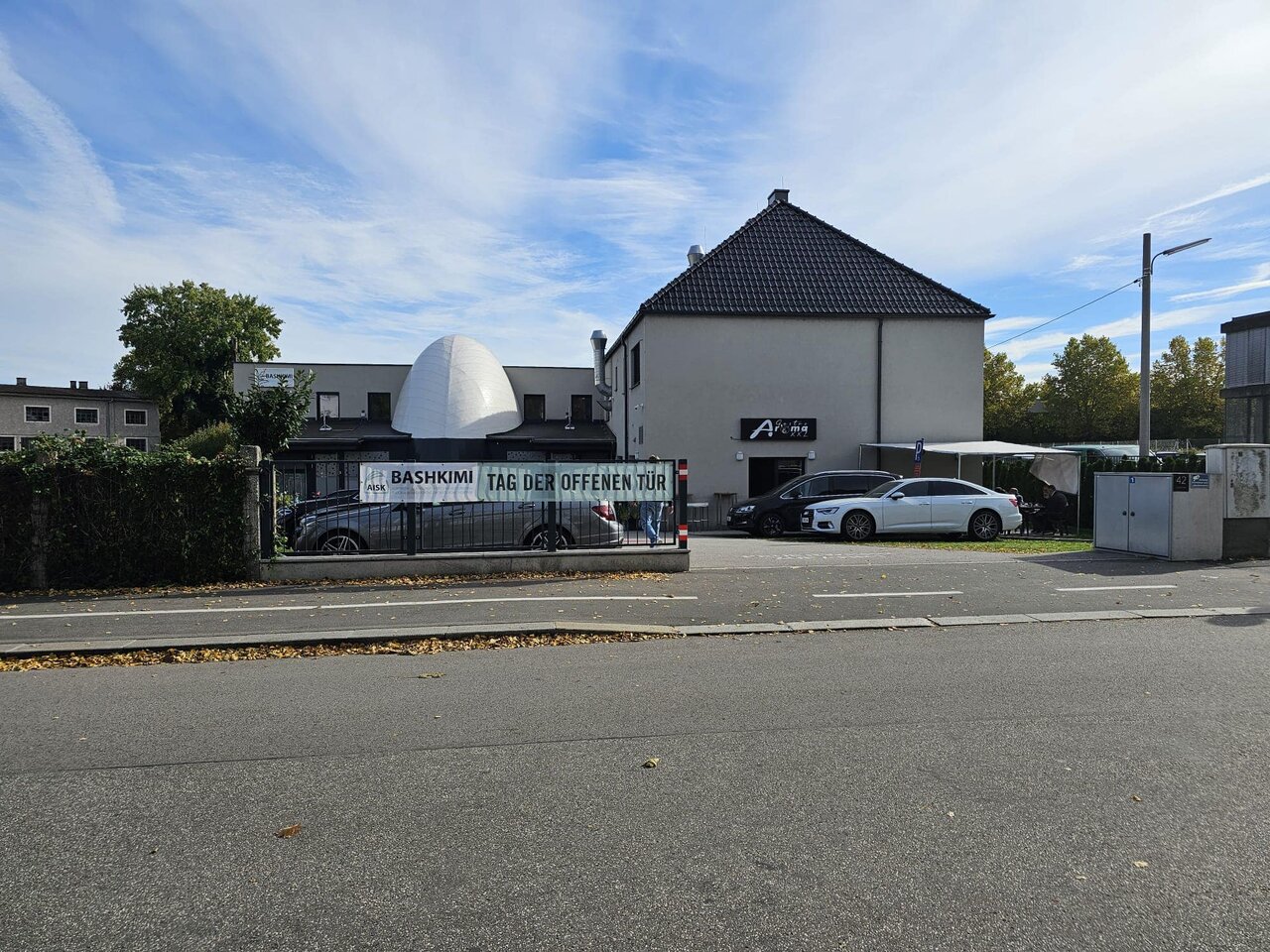 بازدید مردم و سیاستمدران محلی اتریش از مسجد باشیکمی به مناسبت رویداد درهای باز مساجد