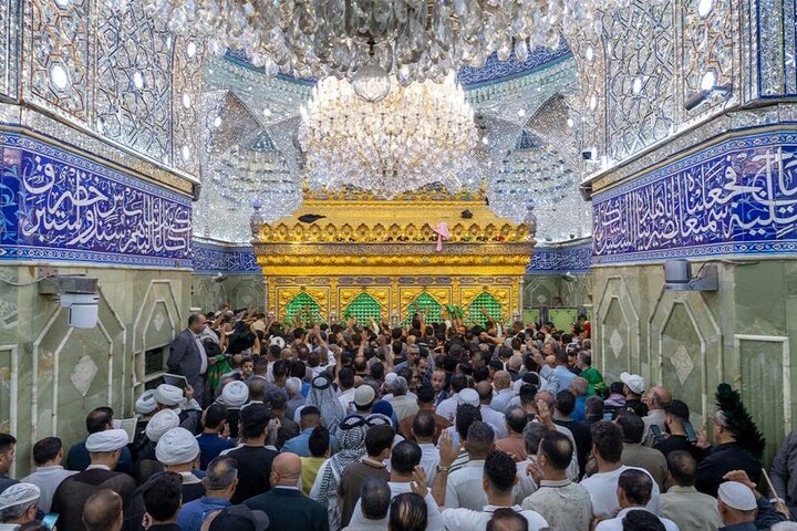 تقرير مصور/ إحياء المؤمنين ليلة الجمعة عند مرقد أبي الفضل العباس (عليه السلام)