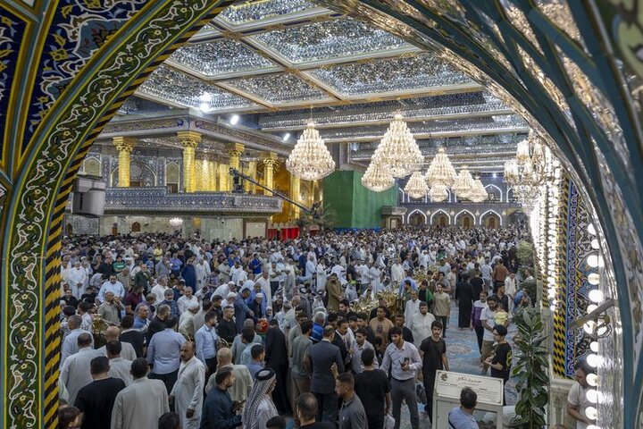 تقرير مصور/ إحياء المؤمنين ليلة الجمعة عند مرقد أبي الفضل العباس (عليه السلام)