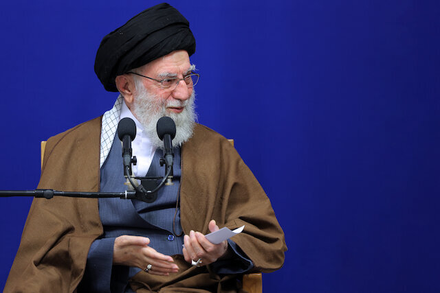Imam Khamenei: late Allameh Naeini was a magnificent jurist and towering pillar in old Najaf seminary
