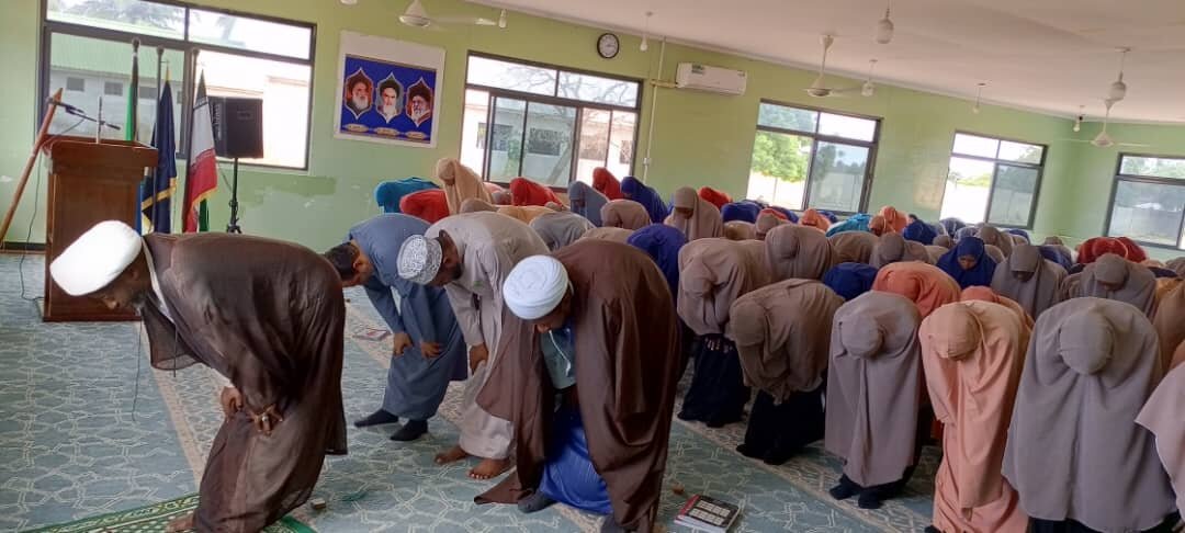 Umuhimu wa Sala ya Pamoja na Faida za Kudumu katika Ibada