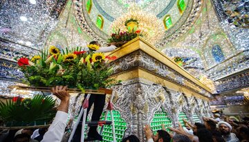 Foto Reportaj: Xanım Zeynəbin (Səlamullahi əleyha) mövludu münasibətilə İmam Hüseynin (əleyhi Səlam) hərəmi güllərlə bəzədildi
