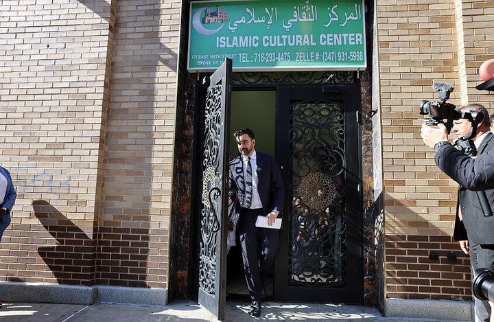 زهران ممدانی از هویت اسلامی خود در برابر حملات نژادپرستانه دفاع می‌کند