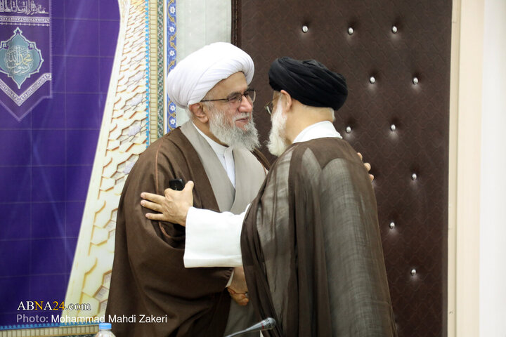 حجت‌الاسلام‌والمسلمین «سیدمسعود پورسیدآقایی» ریاست مؤسسه آینده روشن به همراه جمعی از اساتید و مدیران این موسسه، شنبه ۲۶ مهر با آیت‌الله «رضا رمضانی» دبیرکل مجمع جهانی اهل‌بیت(ع)، دیدار کردند.