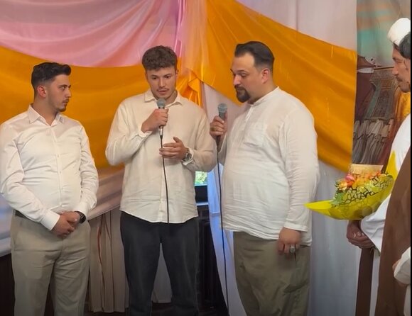 ویدیو | شیعه شدن جوان آلمانی در مرکز اسلامی فدک، هیئت حضرت فاطمة‌الزهرا (س)، آلمان