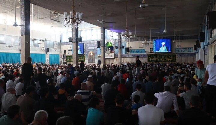 نماز جمعه در حرم حضرت زینب در دمشق، سوریه