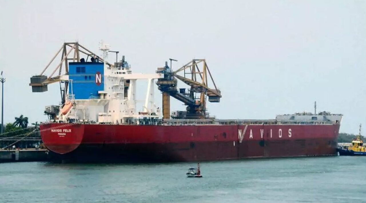 Dos buques con combustible y municiones para Israel cruzan aguas españolas: organizaciones civiles denuncian la violación del embargo de armas