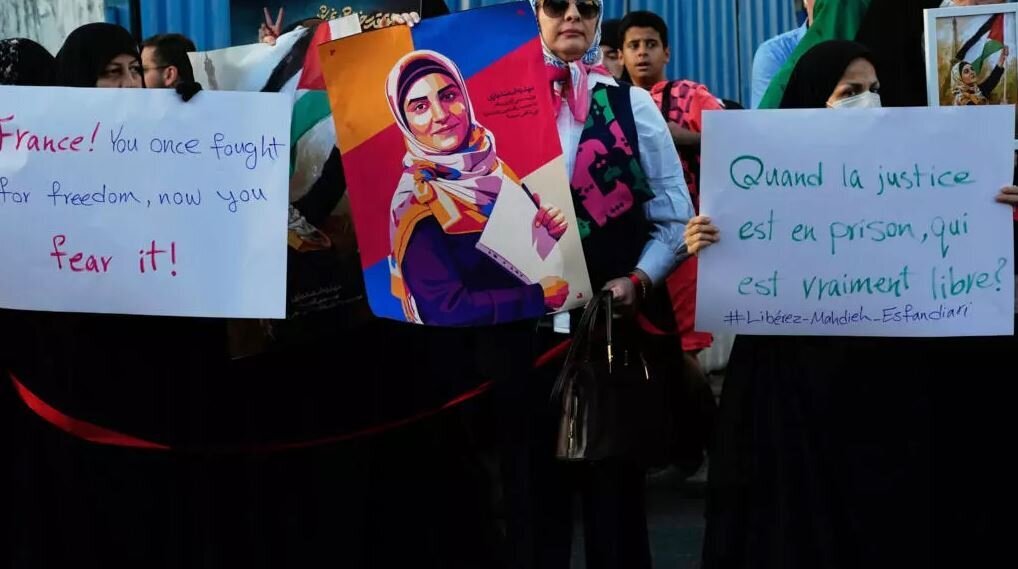 Pansamantalang Kalayaan ni Mahdieh Esfandiari mula sa Kulungan sa Pransya + Video Pansamantalang Kalayaan ni Mahdieh Esfandiari mula sa Kulungan sa Pransya + Video