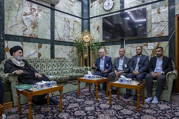 السيد الصافي: ضرورة الاهتمام بعوائل الشهداء وإنجاز معاملاتهم بروح إنسانية عالية