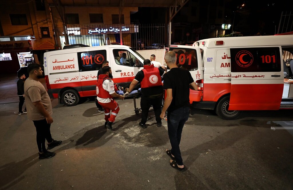 Israeli Forces Injure and Kidnap Palestinians Across West Bank