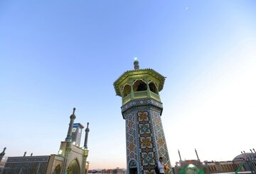 ویدیو | آیین نقاره‌زنی به مناسبت شب ولادت حضرت زینب(س) در حرم حضرت معصومه(س)