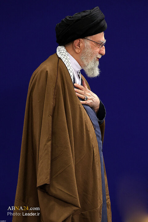 تقرير مصور/ لقاء القائمين على مؤتمر ميرزاي النائيني الدولي بقائد الثورة الثورة