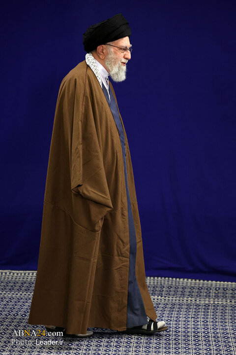 تقرير مصور/ لقاء القائمين على مؤتمر ميرزاي النائيني الدولي بقائد الثورة الثورة