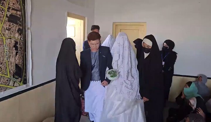 ویدیو | مراسم ازدواج دسته جمعی ۱۴ زوج شیعه در شهرستان قره‌باغ افغانستان
