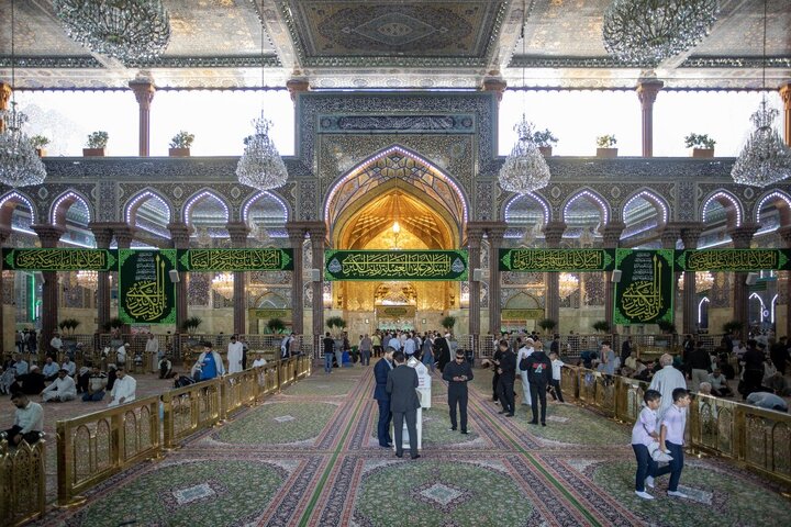 Fotos: El Santuario del Imam Husain (P) se engalana con estandartes de júbilo y celebración por el bendito nacimiento de Lady Zainab (P)