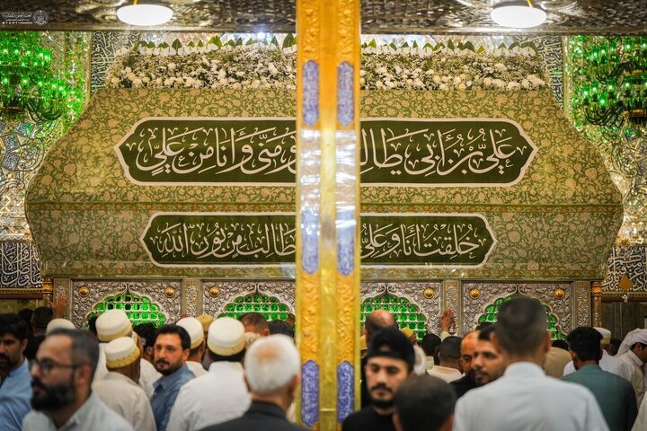 تصویری رپورٹ: نجف: حضرت زینب(س) کی ولادت باسعادت کی مناسبت سے حرم امام حسین(ع) پھولوں اور روشنیوں سے منور