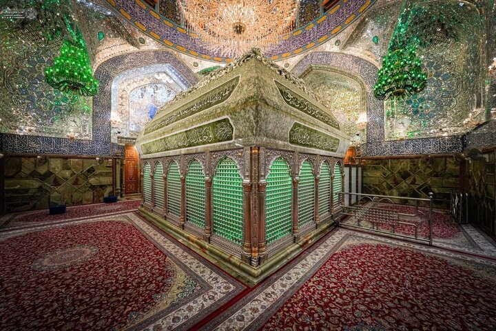 تصویری رپورٹ: نجف: حضرت زینب(س) کی ولادت باسعادت کی مناسبت سے حرم امام حسین(ع) پھولوں اور روشنیوں سے منور
