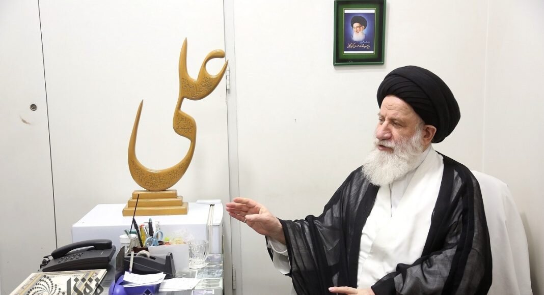 «سنت های حوزوی» در گفتگوی با آیت الله گلپایگانی: ارتباط روحانیت با مردم، نسبت به گذشته کمتر است/ علما با مردم، کنار مردم و همراه با مردم زیست می‌کردند