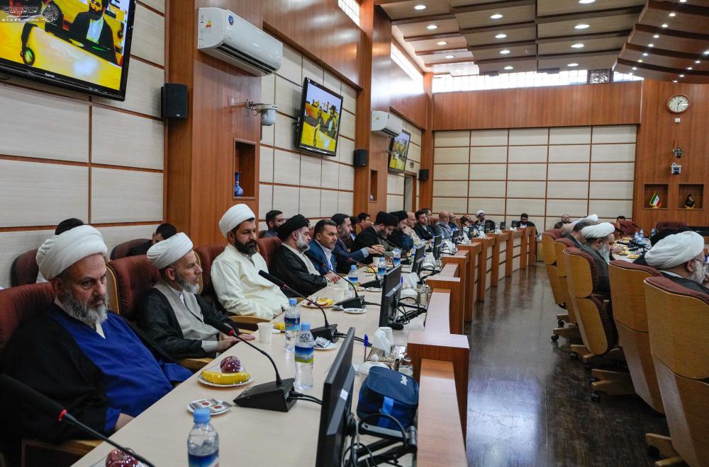 وفد العتبة العلويّة المقدّسة يلتقي بعلماء الحوزة العلمية في قم المقدّسة + صور