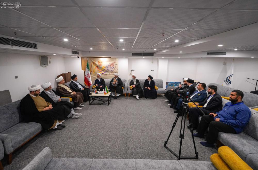 وفد العتبة العلويّة المقدّسة يلتقي بعلماء الحوزة العلمية في قم المقدّسة + صور