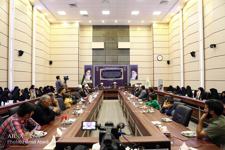 ၁၂ ရက်တာ စစ်ပွဲတွင် ရှဟီးဒ် ဖြစ်သွားသူ များ၏  မိသားစုများ ၊ ကွမ်း မြို့ရှိ တရားရေးအရာရှိများ သည် အာယာသွလ္လာဟ် ရေဇာ ရမ်ဒွါန်နီ နှင့်တွေ့ဆုံ ။ ။ Photos