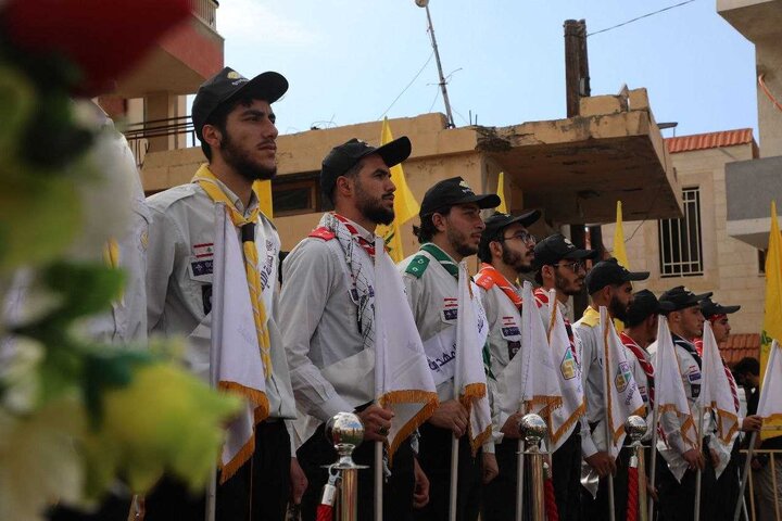 تقرير مصور/ مشاركة جماهيرية في تشييع احد مجاهدي على طريق القدس في بلدة القليلة اللبنانية