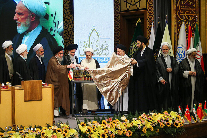 تقرير مصور/ إقامة مؤتمر آية الله الميرزا النائيني الدولي في مدينة قم المقدسة