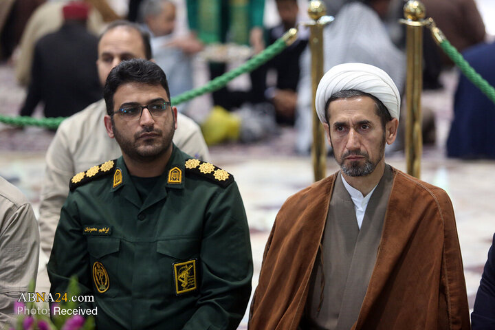 گل‌آرایی ضریح مطهر بانوی کرامت در روز میلاد حضرت زینب (س)